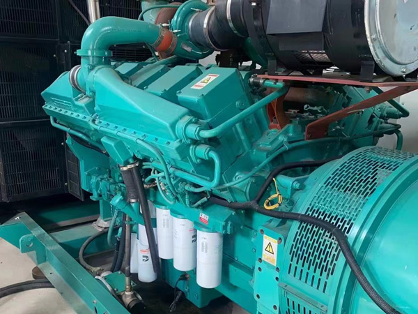 萧县更换100kW柴油发电机组机油时，需要注意哪些事项？